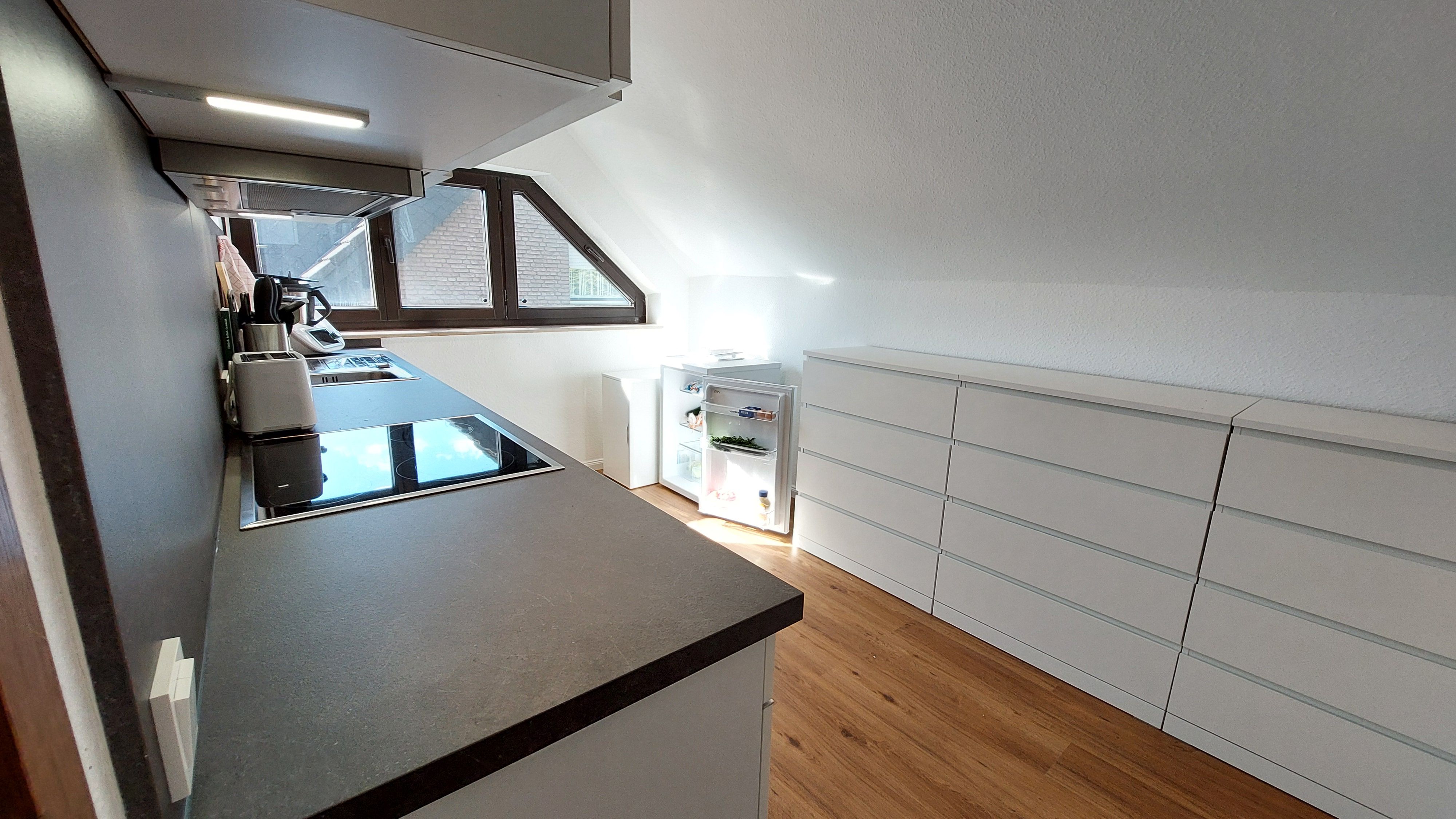  Furnished 3.5-Room Apartment With Balcony And Parking Space In A Quiet Location - Ready For Immediat  -  Furnished 3.5-room apartment with balcony and parking space in a quiet location - ready for immediate occupancy  - Gallery -  6