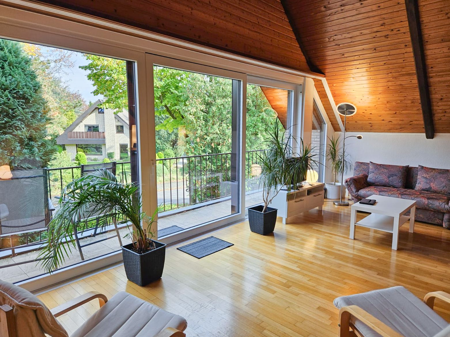  Furnished 3.5-Room Apartment With Balcony And Parking Space In A Quiet Location - Ready For Immediat  -  Furnished 3.5-room apartment with balcony and parking space in a quiet location - ready for immediate occupancy  - Gallery -  25