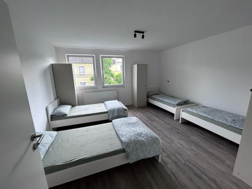 Fantastic & nice home in Troisdorf