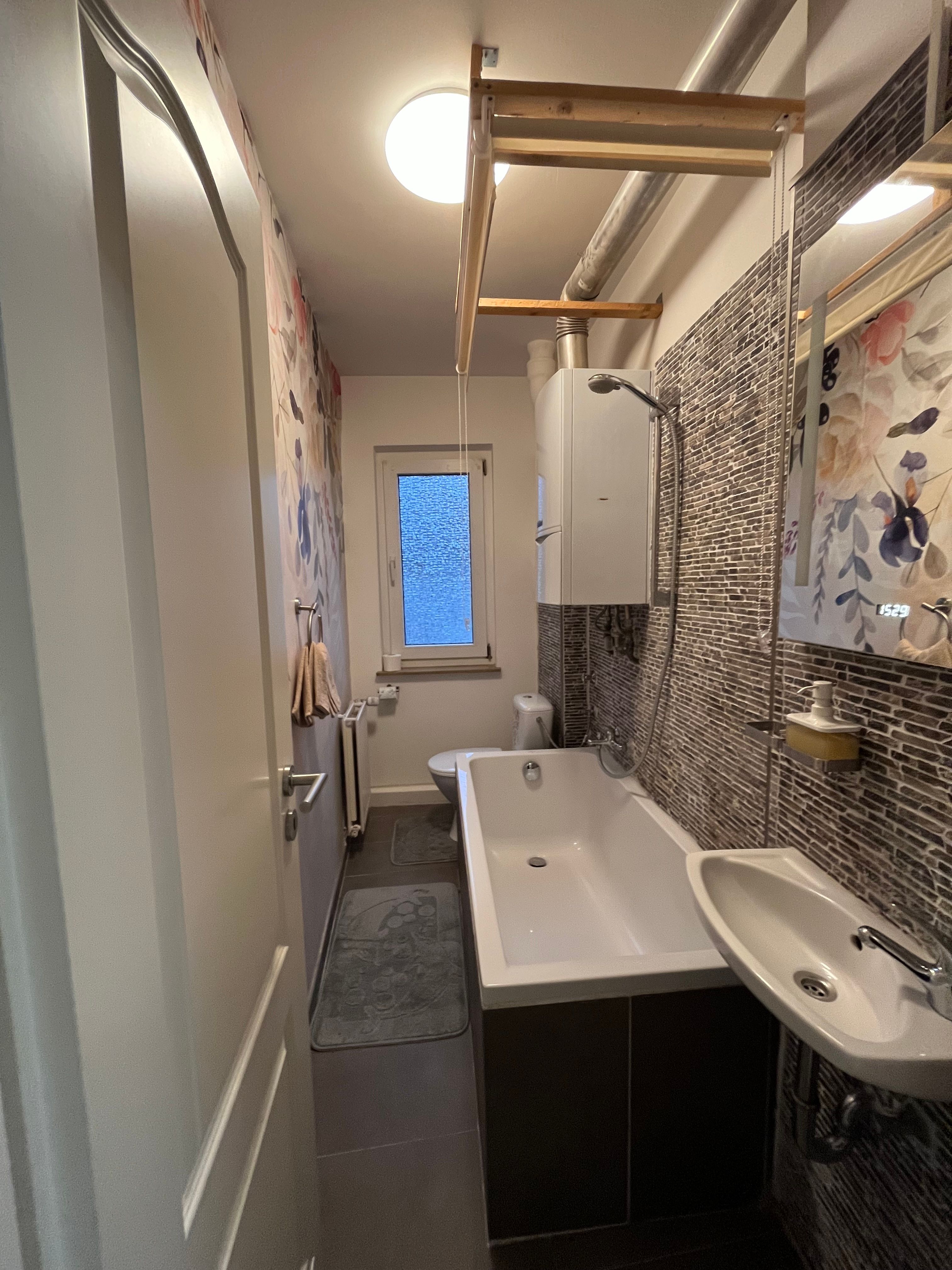 Great Suite In Popular Area - Great suite in popular area - Gallery - 16