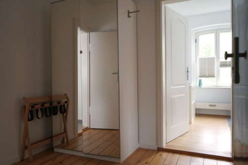 18594754120250914074334AM