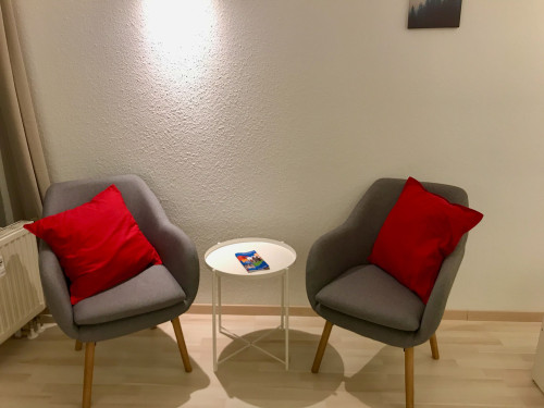 Fully furnished studio apartment, balcony, car parking, central located, clinic-center (EK/OSK) by foot