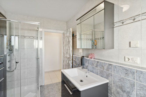 Modern comfort for 6 / Kitchen / Balcony / Parking