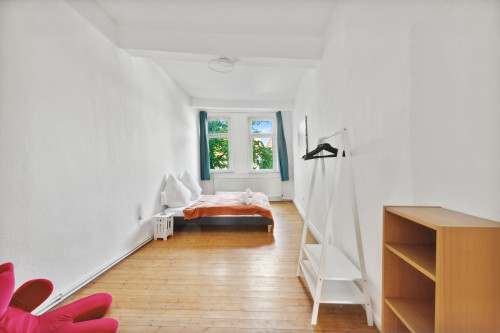 Charming 4-Rooms | Kicker | Netflix | Parking  - Gallery -  5