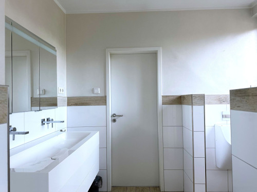 Сomfortable 6 bedroom house