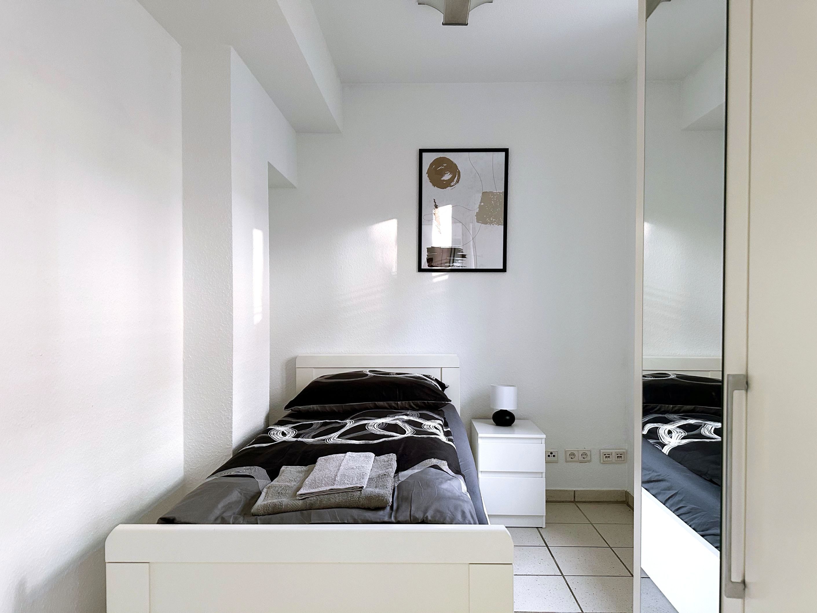 Сomfortable 6 Bedroom House - 25