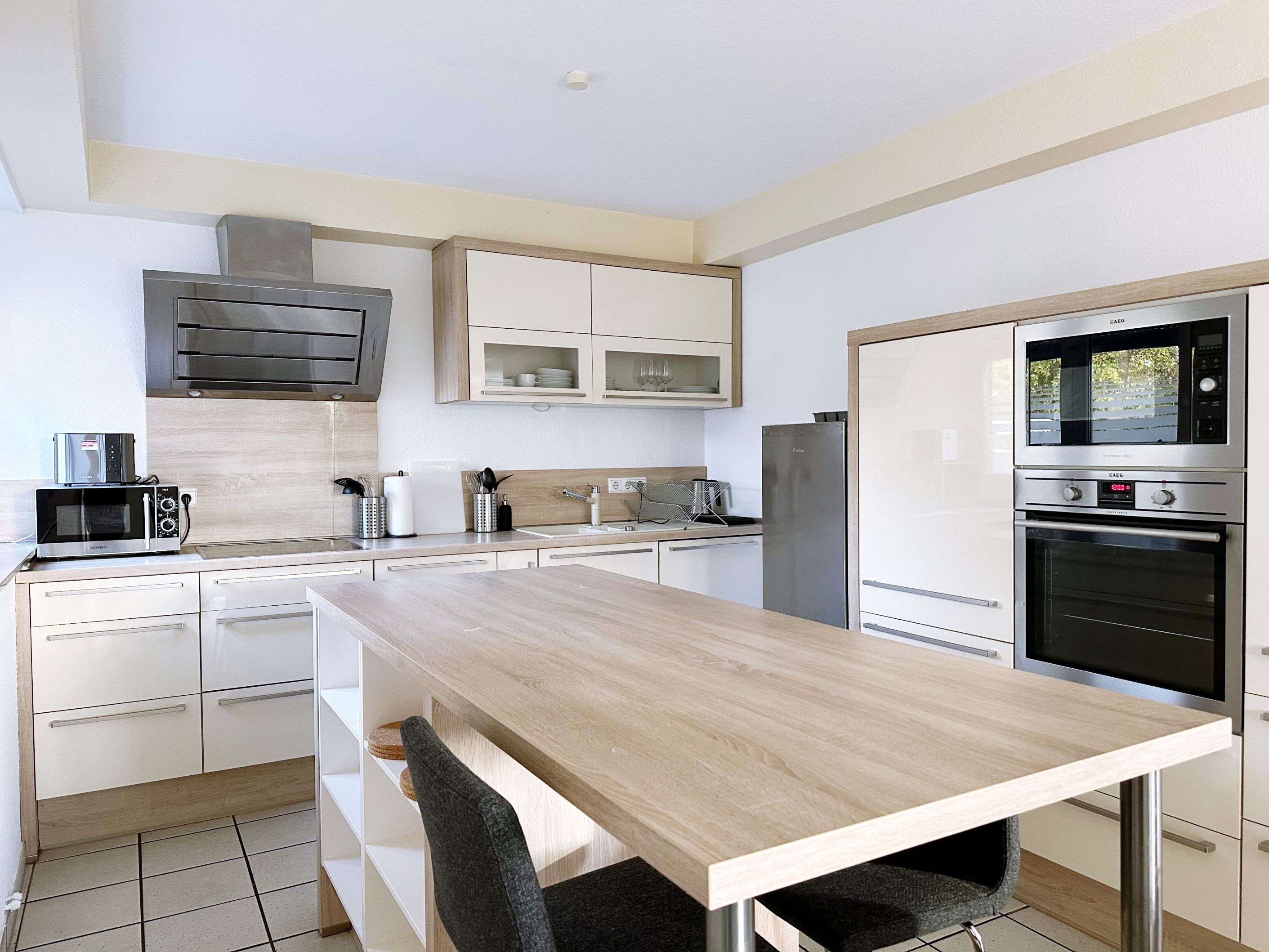 Сomfortable 6 Bedroom House - 5