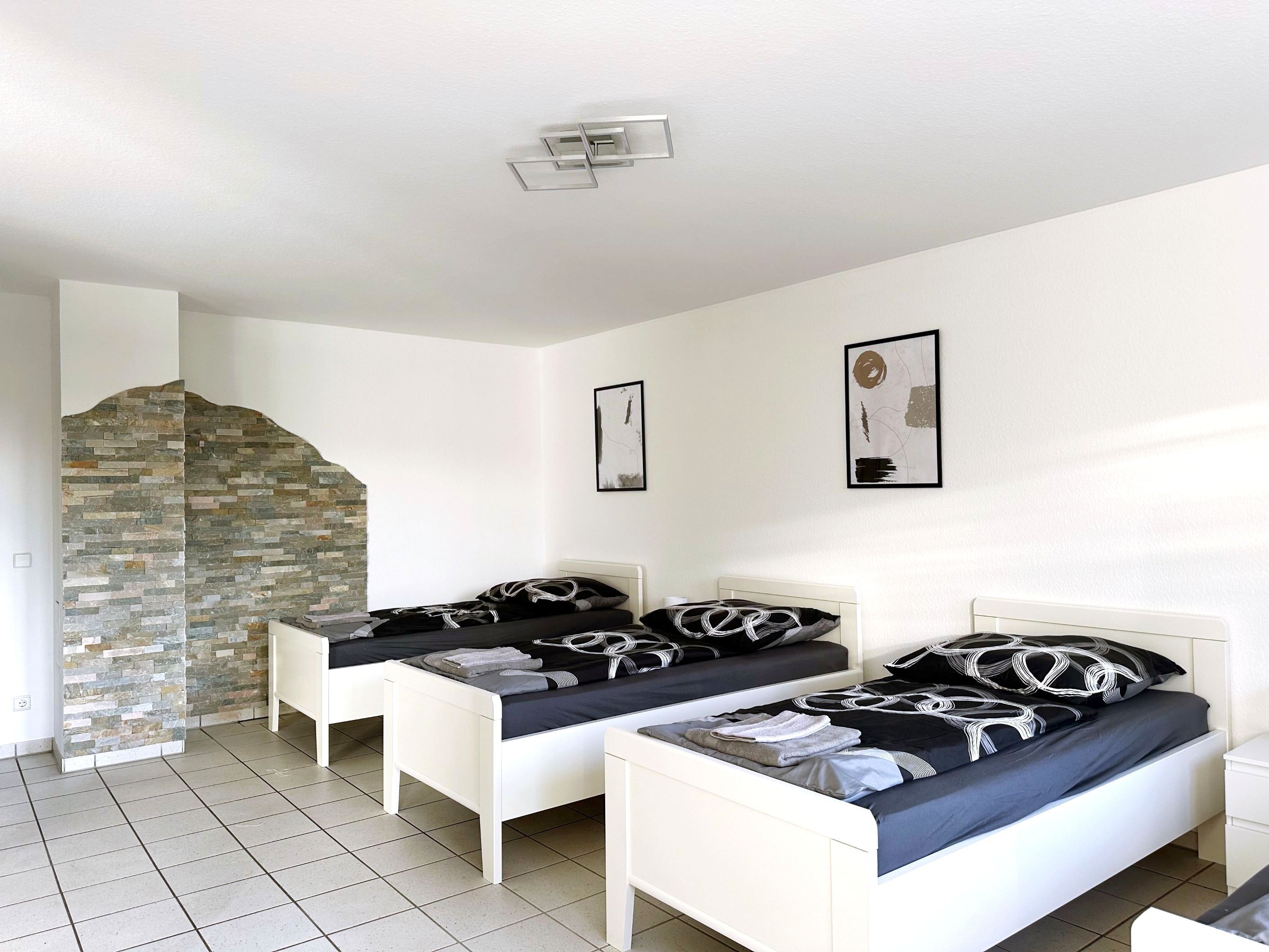 Сomfortable 6 Bedroom House - 12