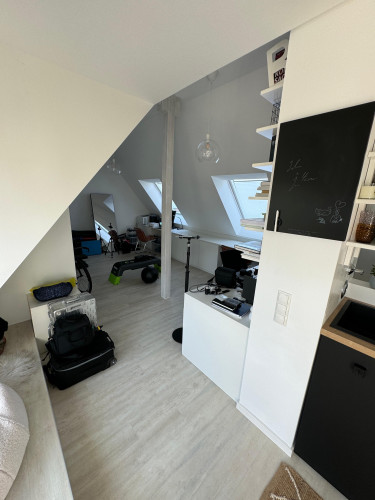 **Beautiful Maisonette Apartment in Prime Location in Cologne for rent