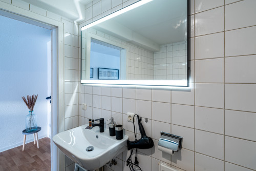 Stylish 2-Room Apartment 75m² good connection to Frankfurt | Balkony | Parking | Netflix - Gallery - 7