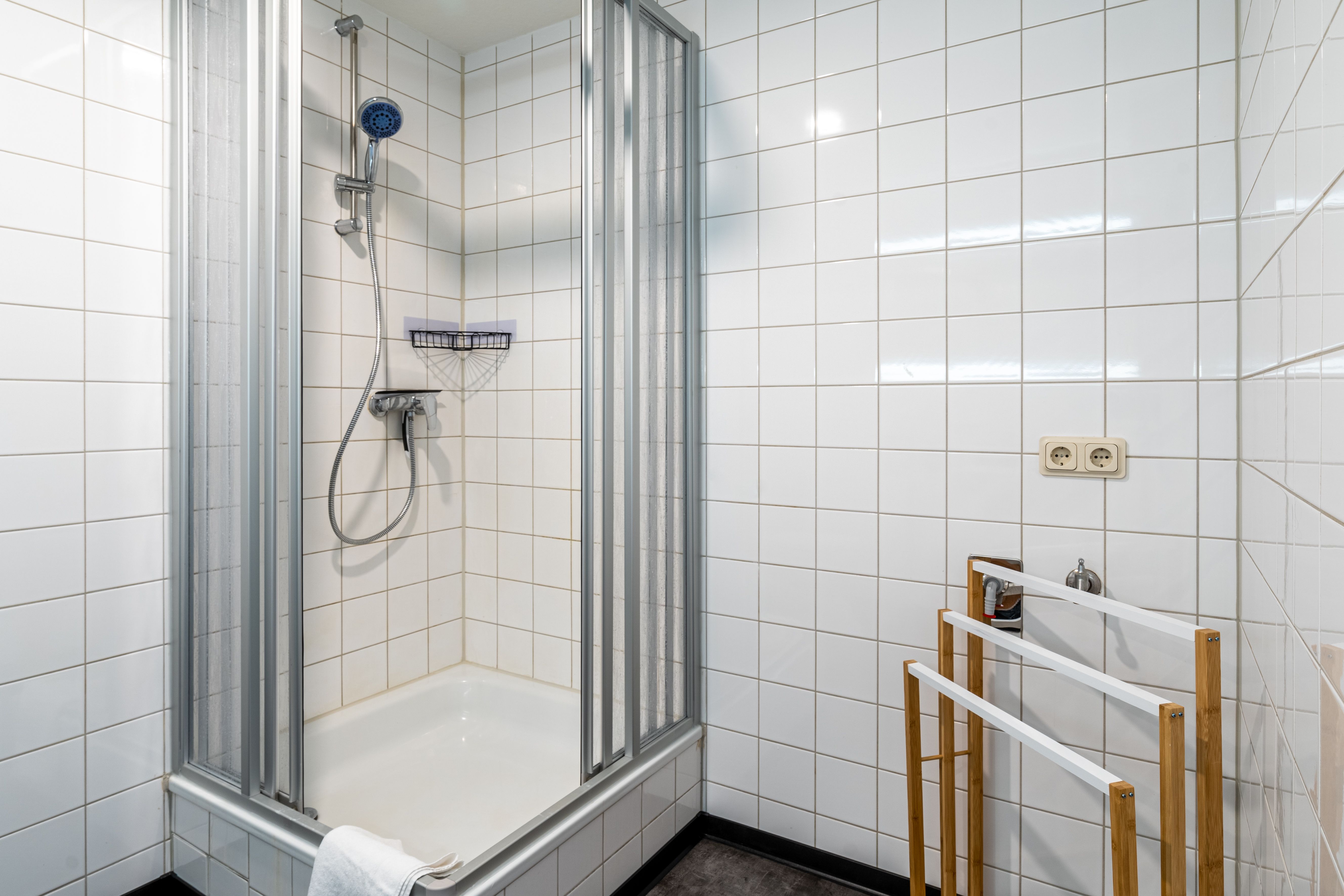  Stylish 2-Room Apartment 75m² Good Connection To Frankfurt | Balkony | Parking | Netflix  -  Stylish 2-Room Apartment 75m² good connection to Frankfurt | Balkony | Parking | Netflix  - Gallery -  11