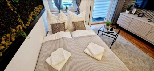 The World, central, 4 persons, Netflix, balcony, The World, Stilvolles Apartment, Stadtzentral, Parking Free