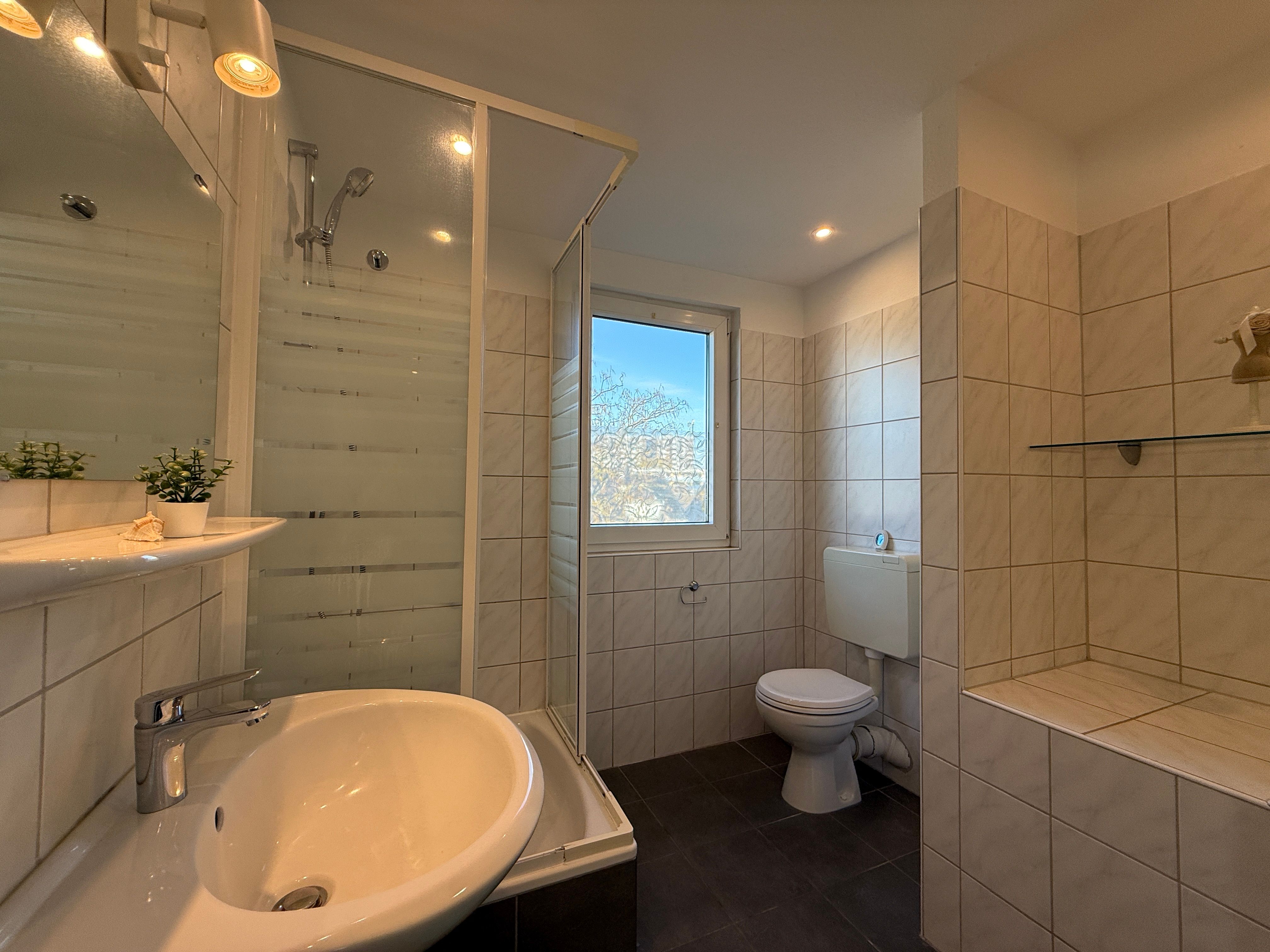  Bright, Beautiful Flat Located In Hilden  -  Bright, beautiful flat located in Hilden  - Gallery -  7