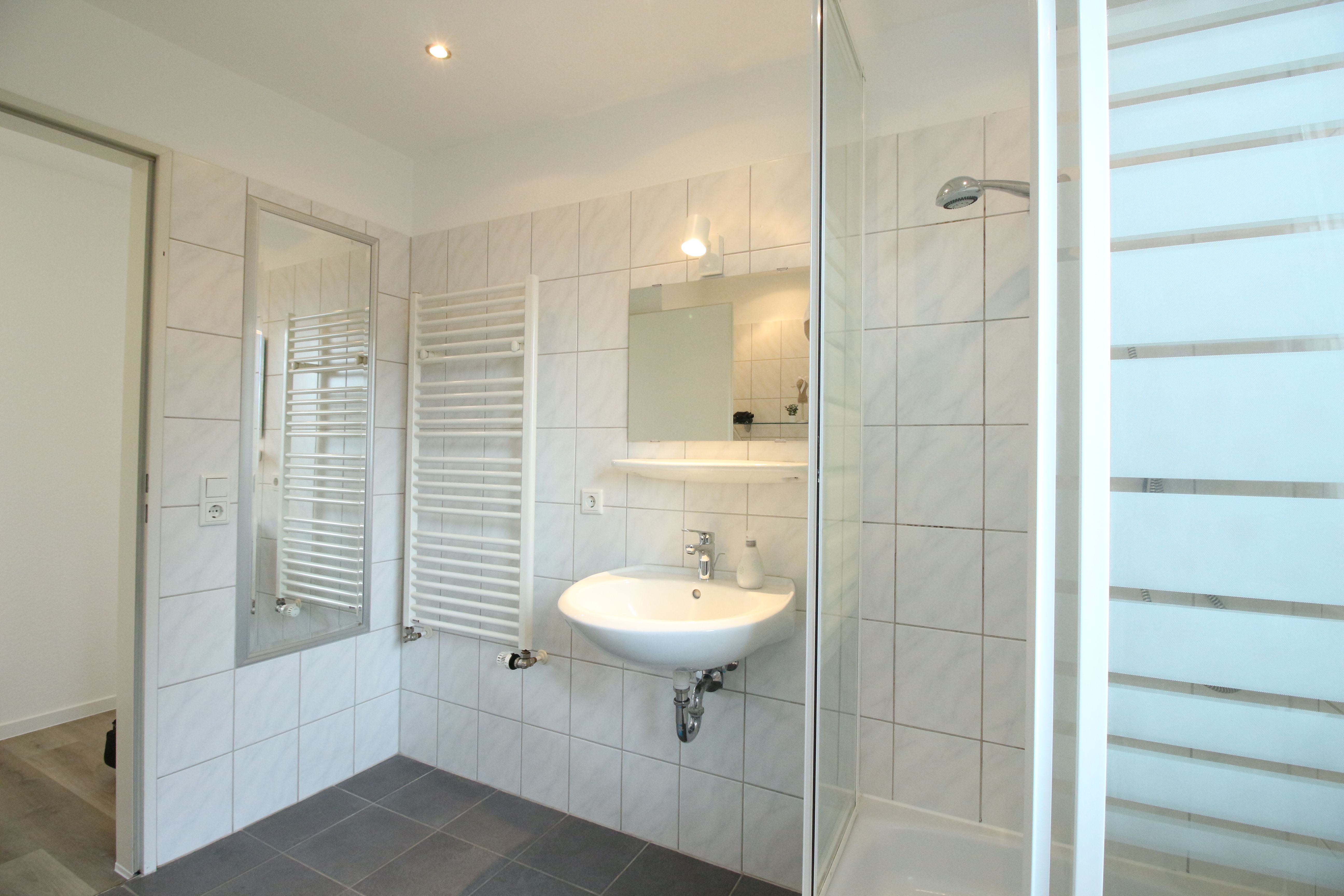  Bright, Beautiful Flat Located In Hilden  -  Bright, beautiful flat located in Hilden  - Gallery -  24