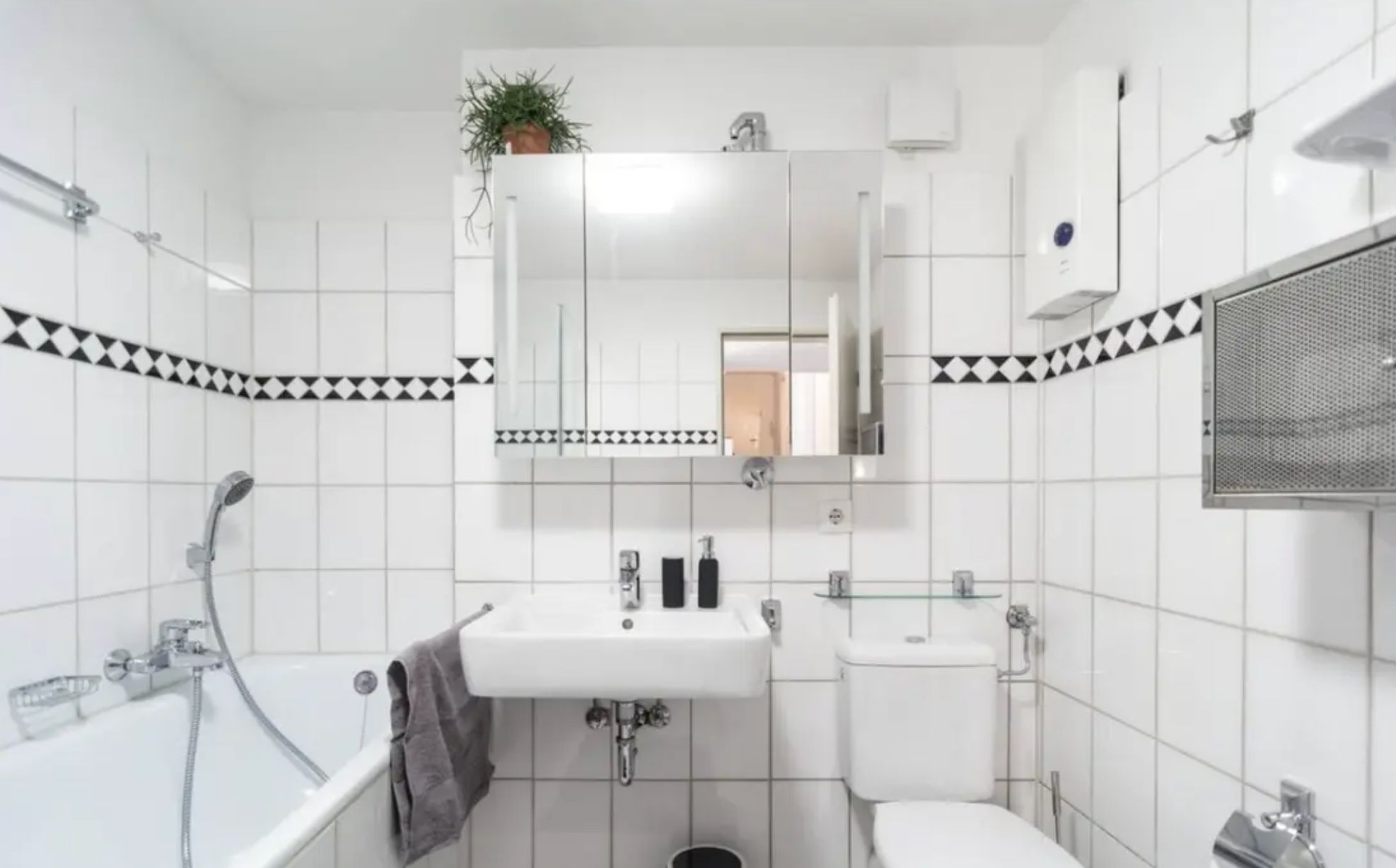 Exclusive, Quiet, And Cozy Room In The Apartment - 15