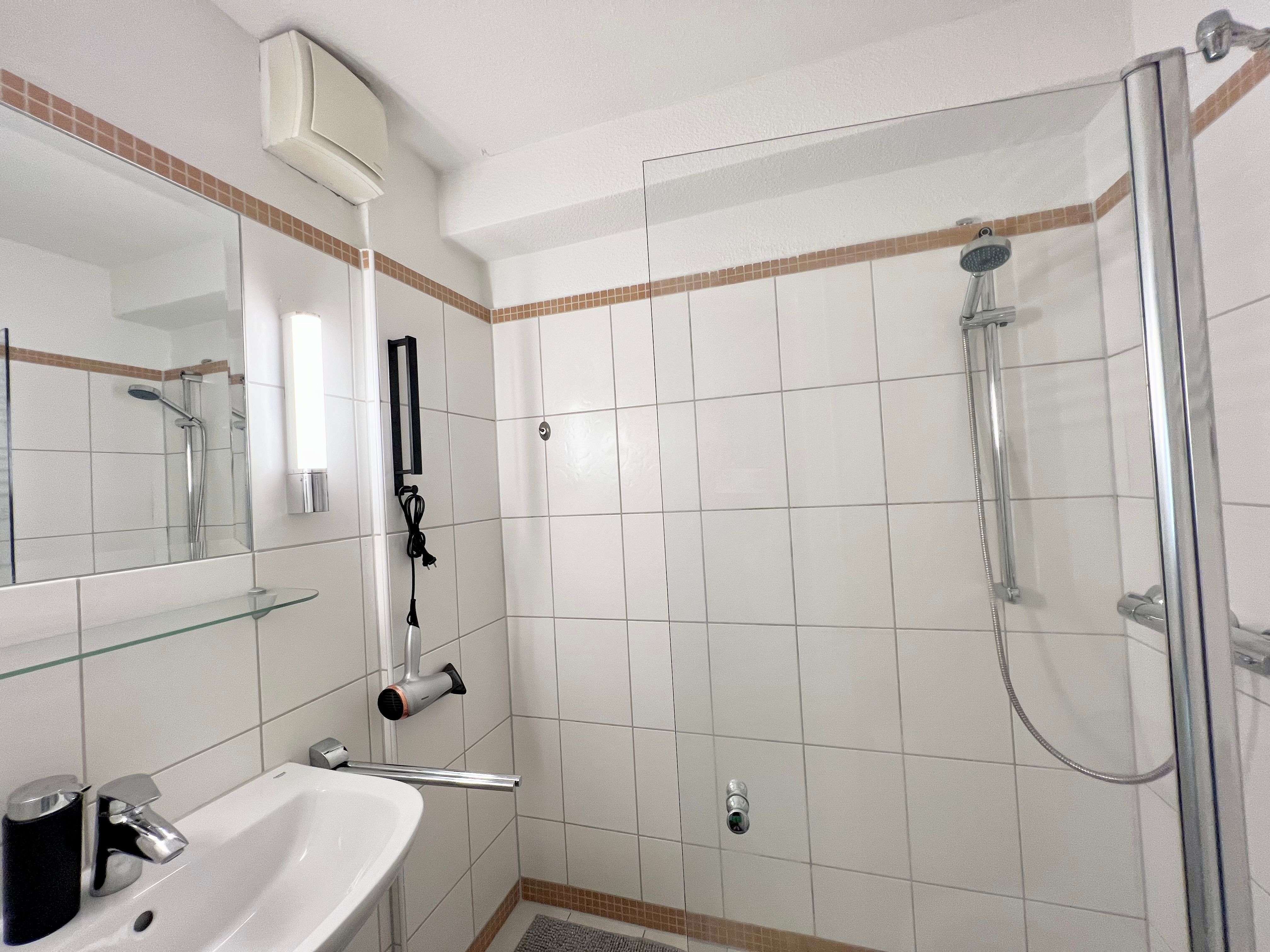 Bright Apartment In Center Of Bremerhaven - Bright Apartment in Center of Bremerhaven - Gallery - 1