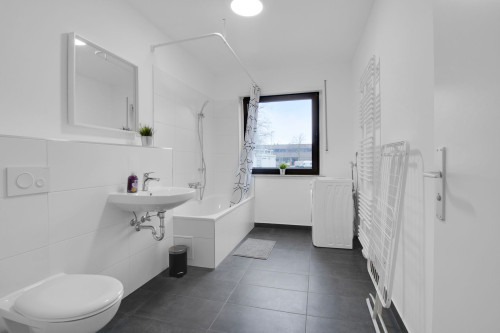 Fully equipped three bedroom apartment with balcony