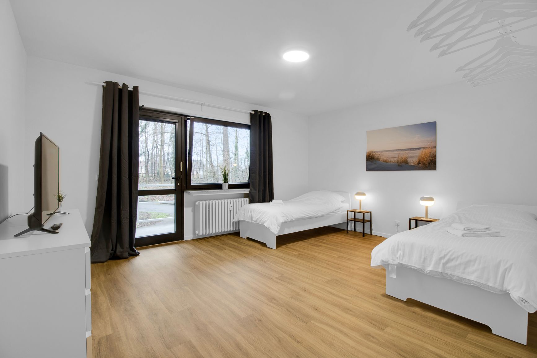 Fully Equipped Three Bedroom Apartment With Balcony - 18