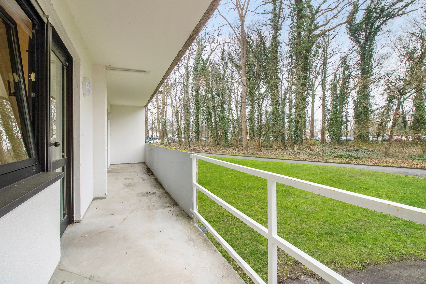 Fully Equipped Three Bedroom Apartment With Balcony - 3