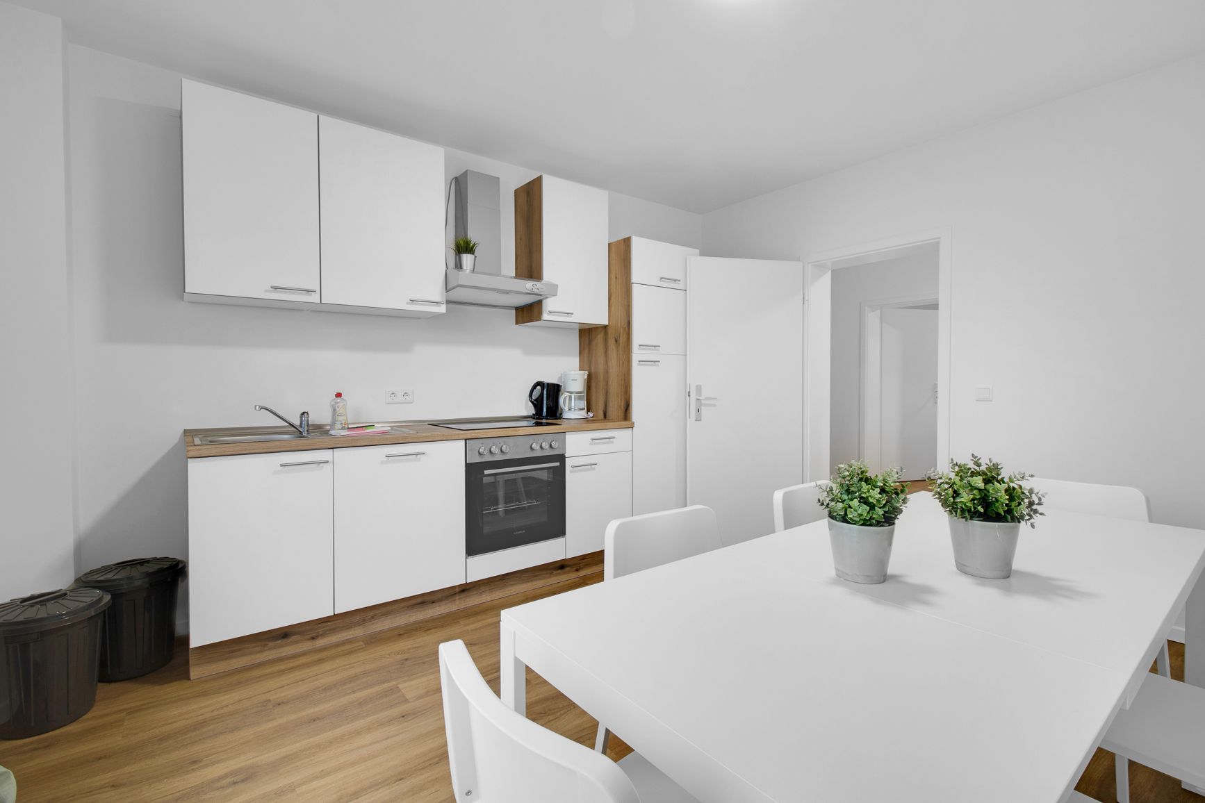 Fully Equipped Three Bedroom Apartment With Balcony - 5