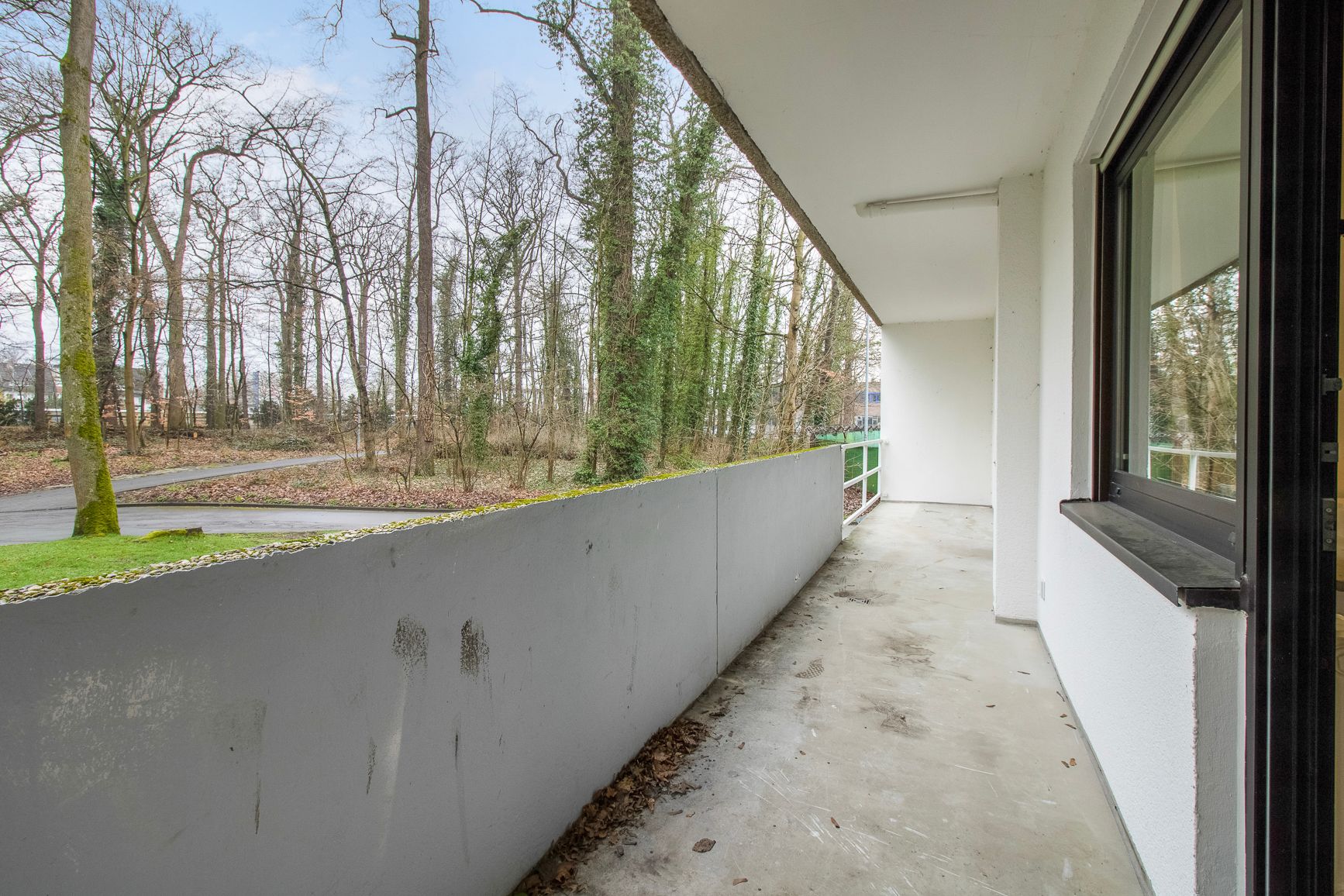 Fully Equipped Three Bedroom Apartment With Balcony - 4