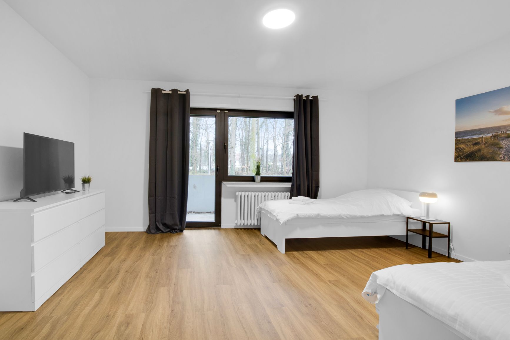 Fully Equipped Three Bedroom Apartment With Balcony - 12
