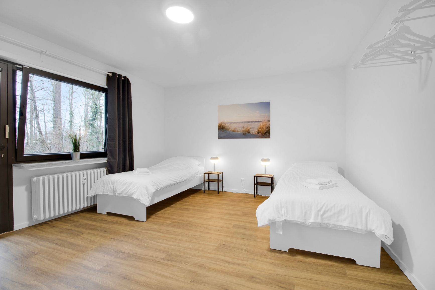 Fully Equipped Three Bedroom Apartment With Balcony - 14