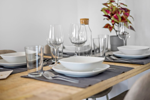 LUXOMES - Spacious Studio for 4 - Kitchen - Parking - Gallery - 7