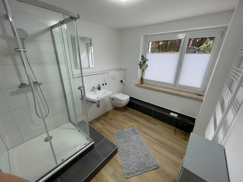Modern apartment at the Leipzig Trade Fair – furnished with private parking