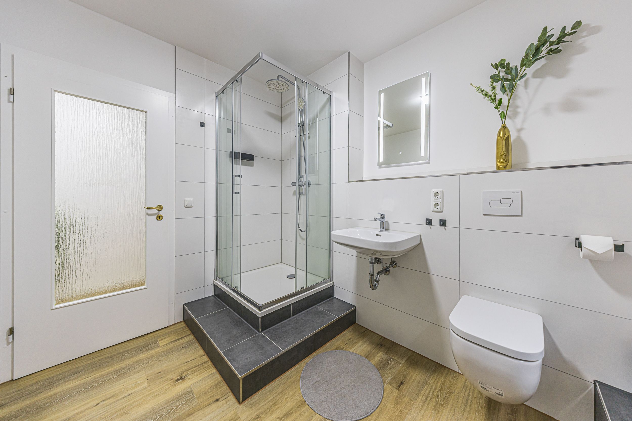 Modern Apartment At The Leipzig Trade Fair – Furnished With Private Parking - 17