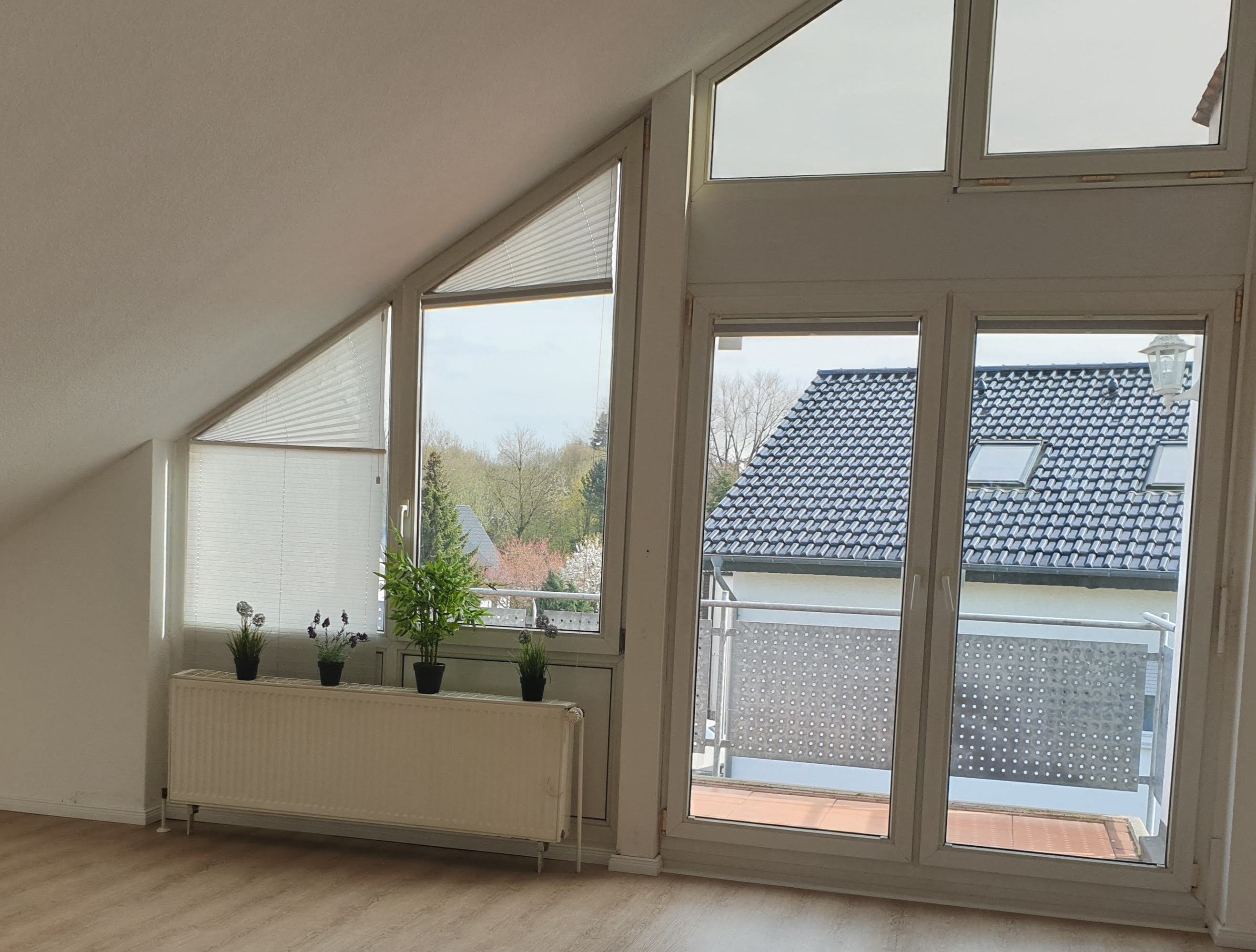  Ruhiges Wohnen Mit Süd-Balkon In Bielefeld Heepen  -  Ruhiges Wohnen mit Süd-Balkon in Bielefeld Heepen  - Gallery -  2