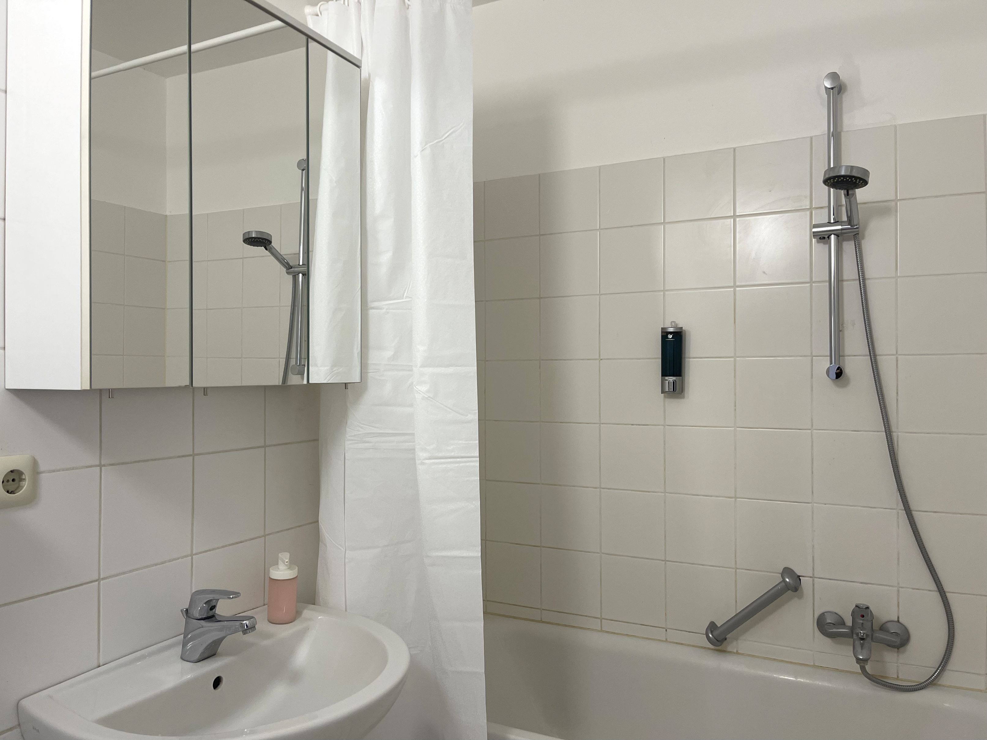 Trendy Double Bed Studio In Osnabrück * Center * Parking * Wi-Fi * Home2share - 9