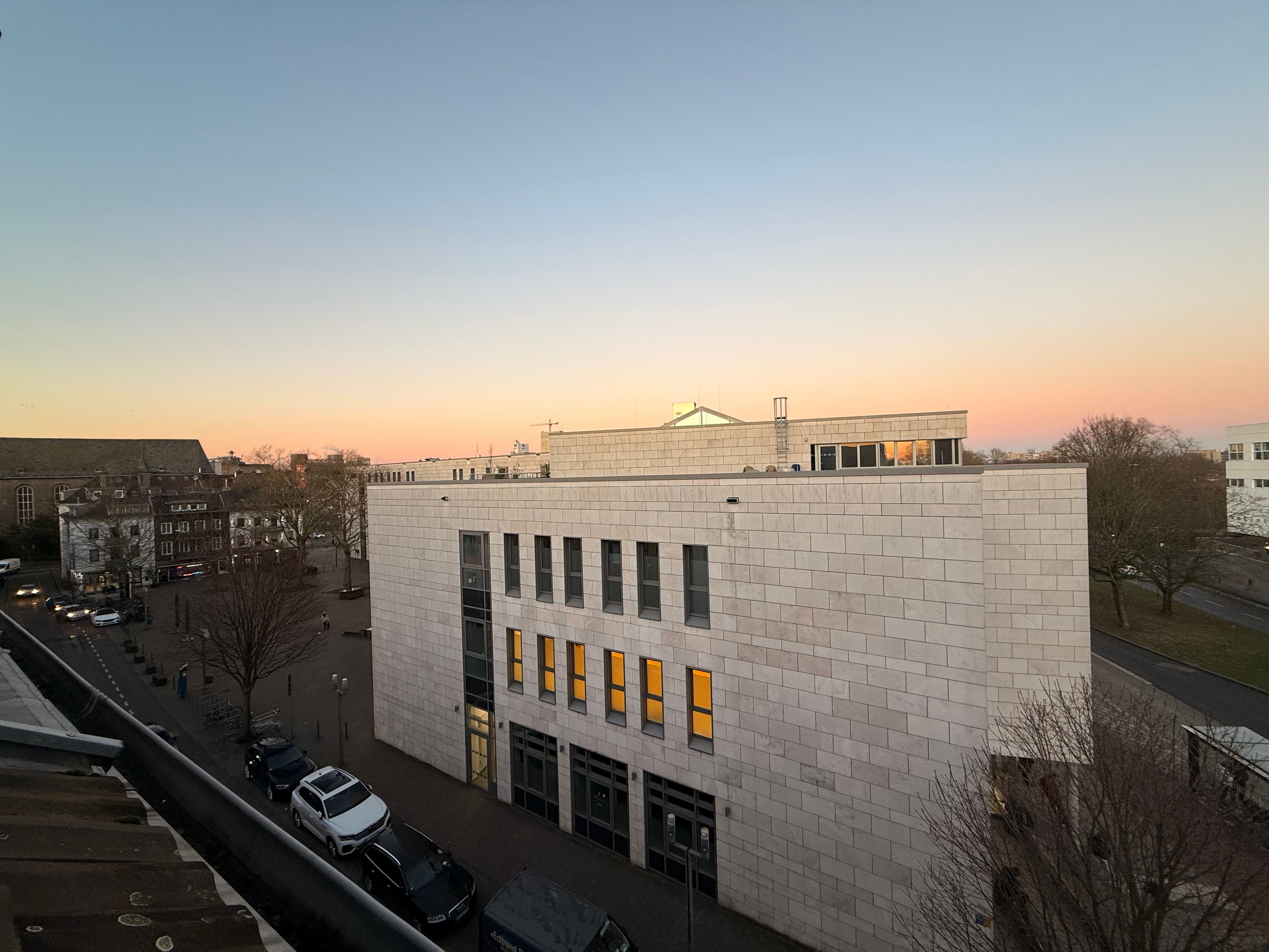 Modern Bright 3-Room Apartment In Central Neuss (approx. 75 M²) – Apartment With All Utlites Include - 24