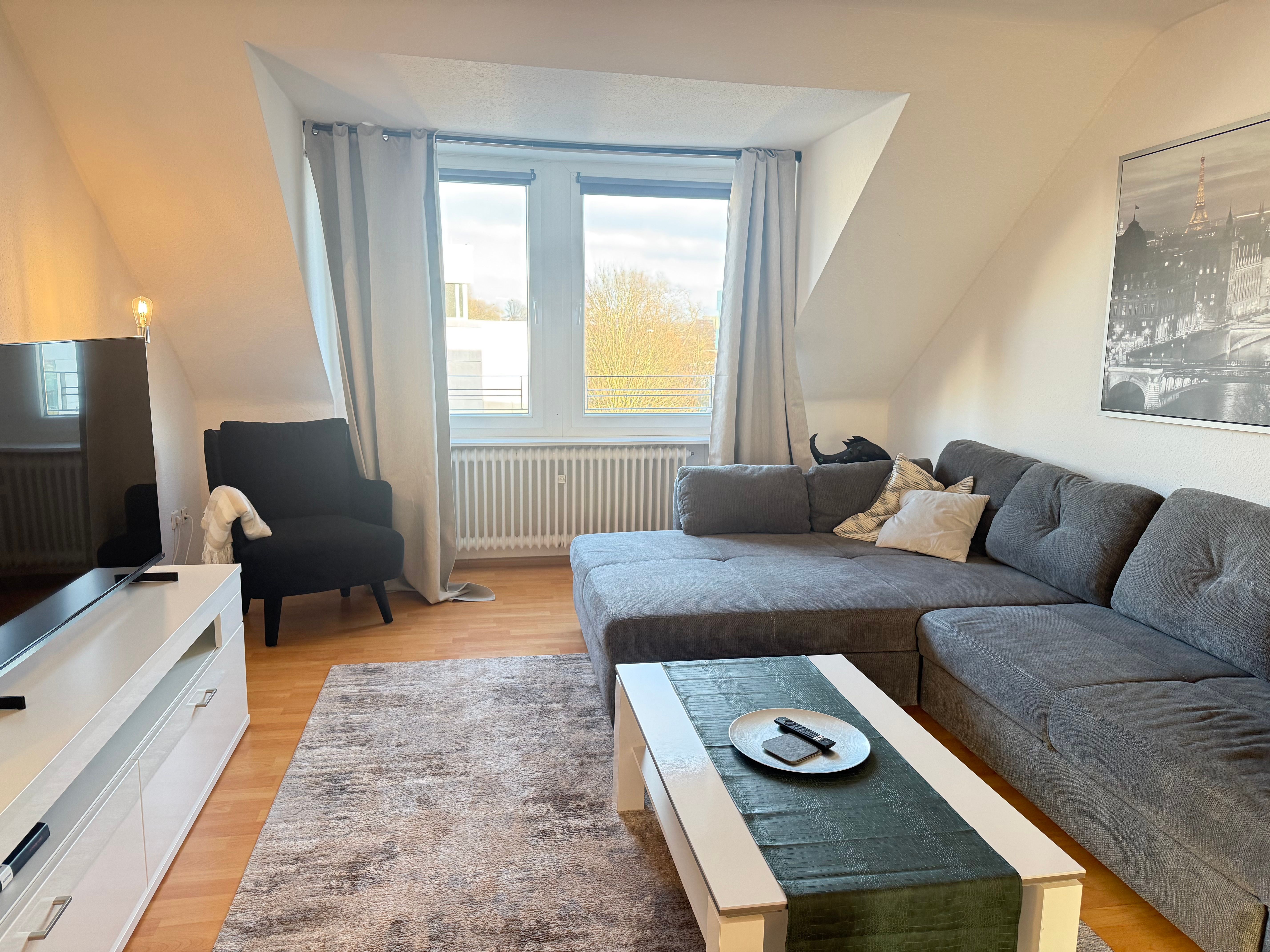 Modern Bright 3-Room Apartment In Central Neuss (approx. 75 M²) – Apartment With All Utlites Include - 9