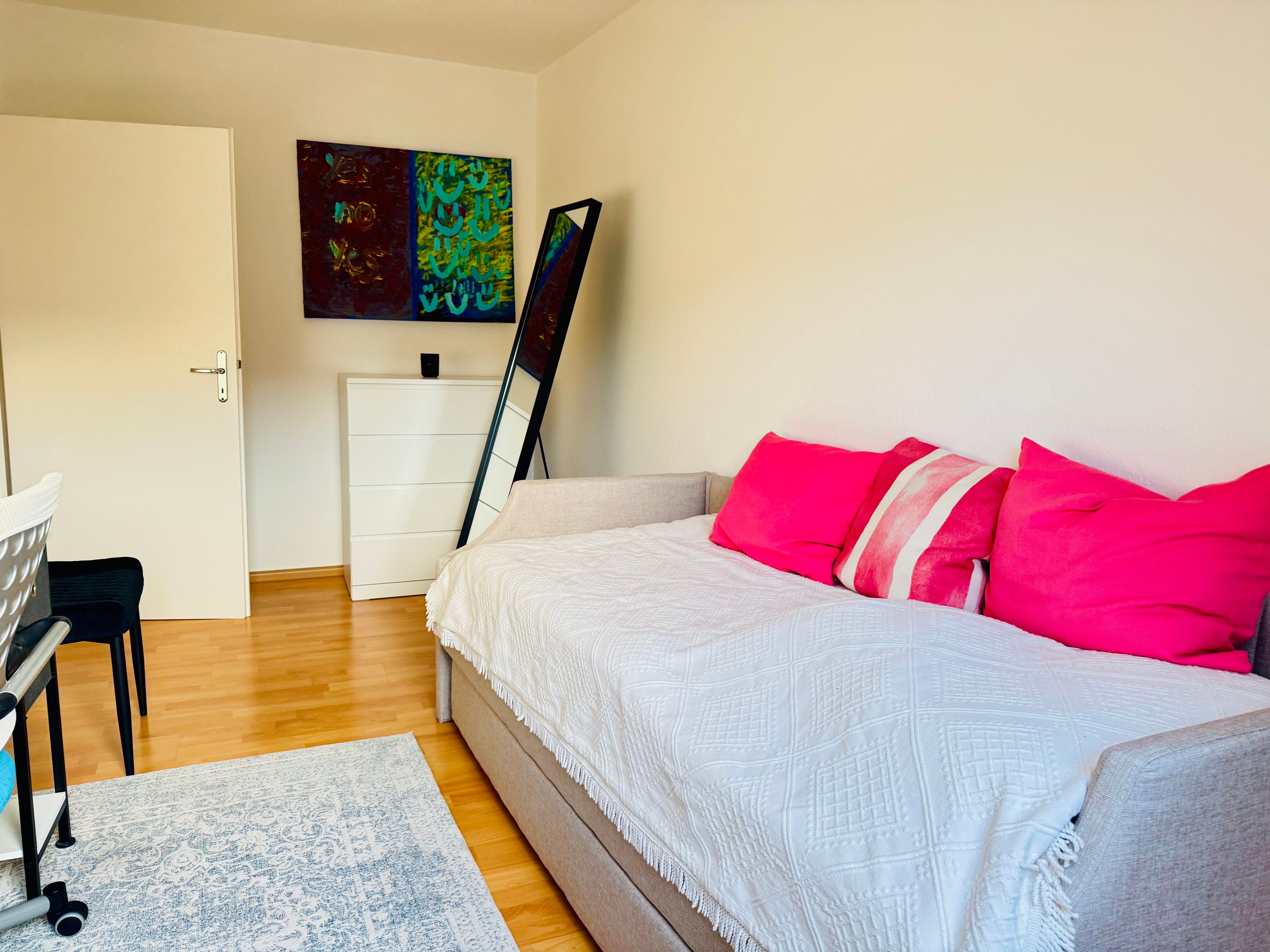 Modern Bright 3-Room Apartment In Central Neuss (approx. 75 M²) – Apartment With All Utlites Include - 8