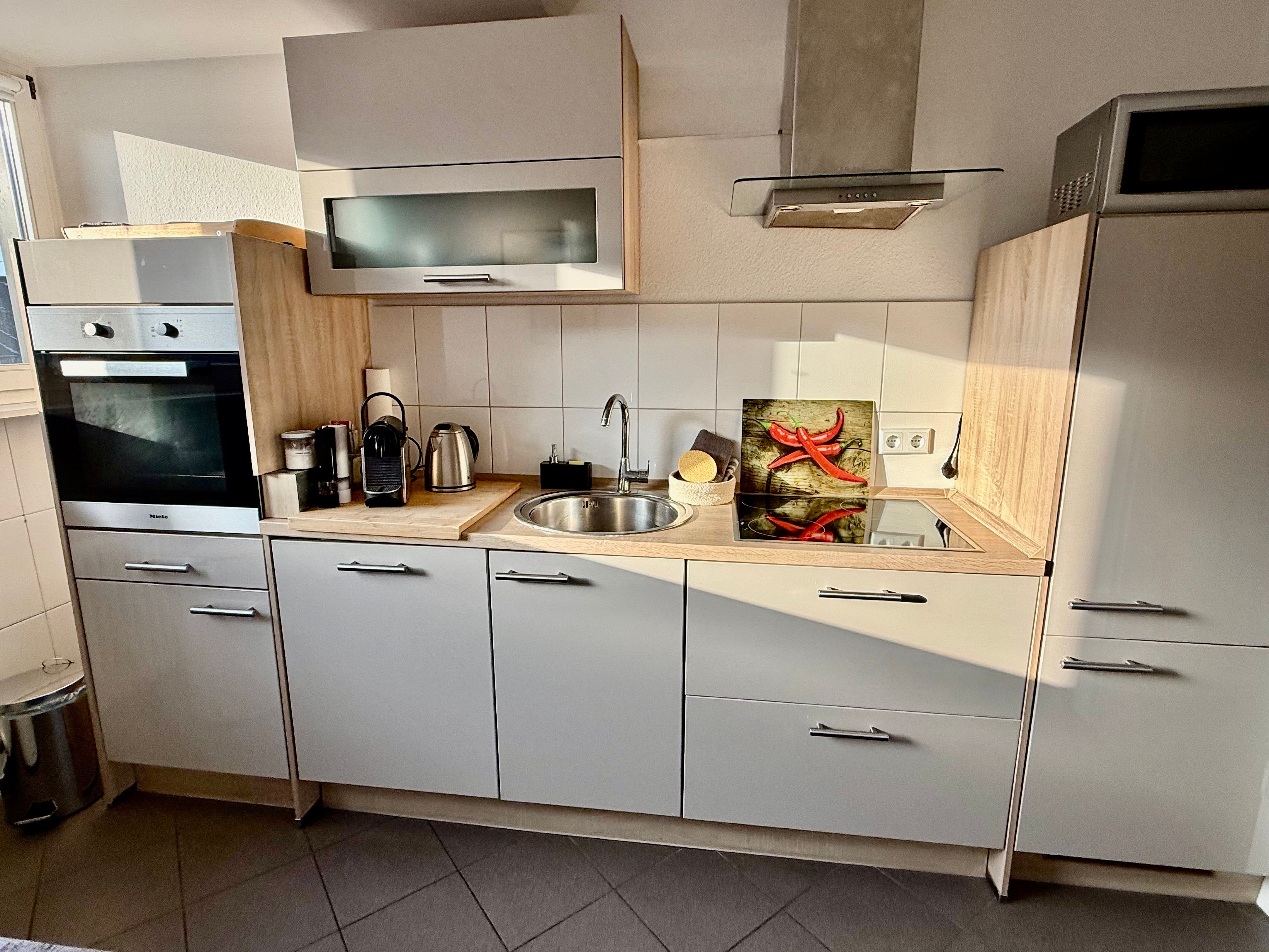 Modern Bright 3-Room Apartment In Central Neuss (approx. 75 M²) – Apartment With All Utlites Include - 10