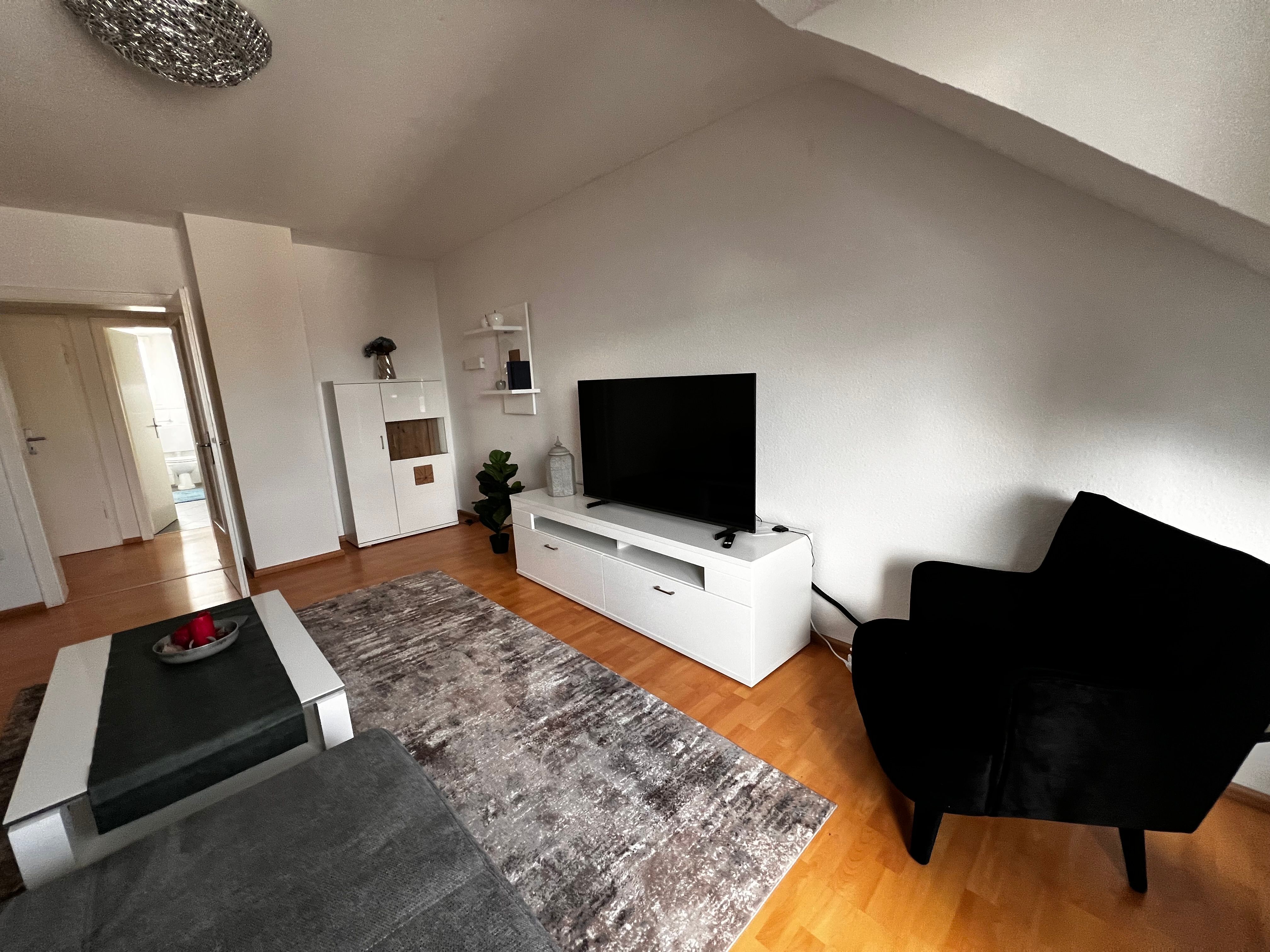 Modern Bright 3-Room Apartment In Central Neuss (approx. 75 M²) – Apartment With All Utlites Include - 35