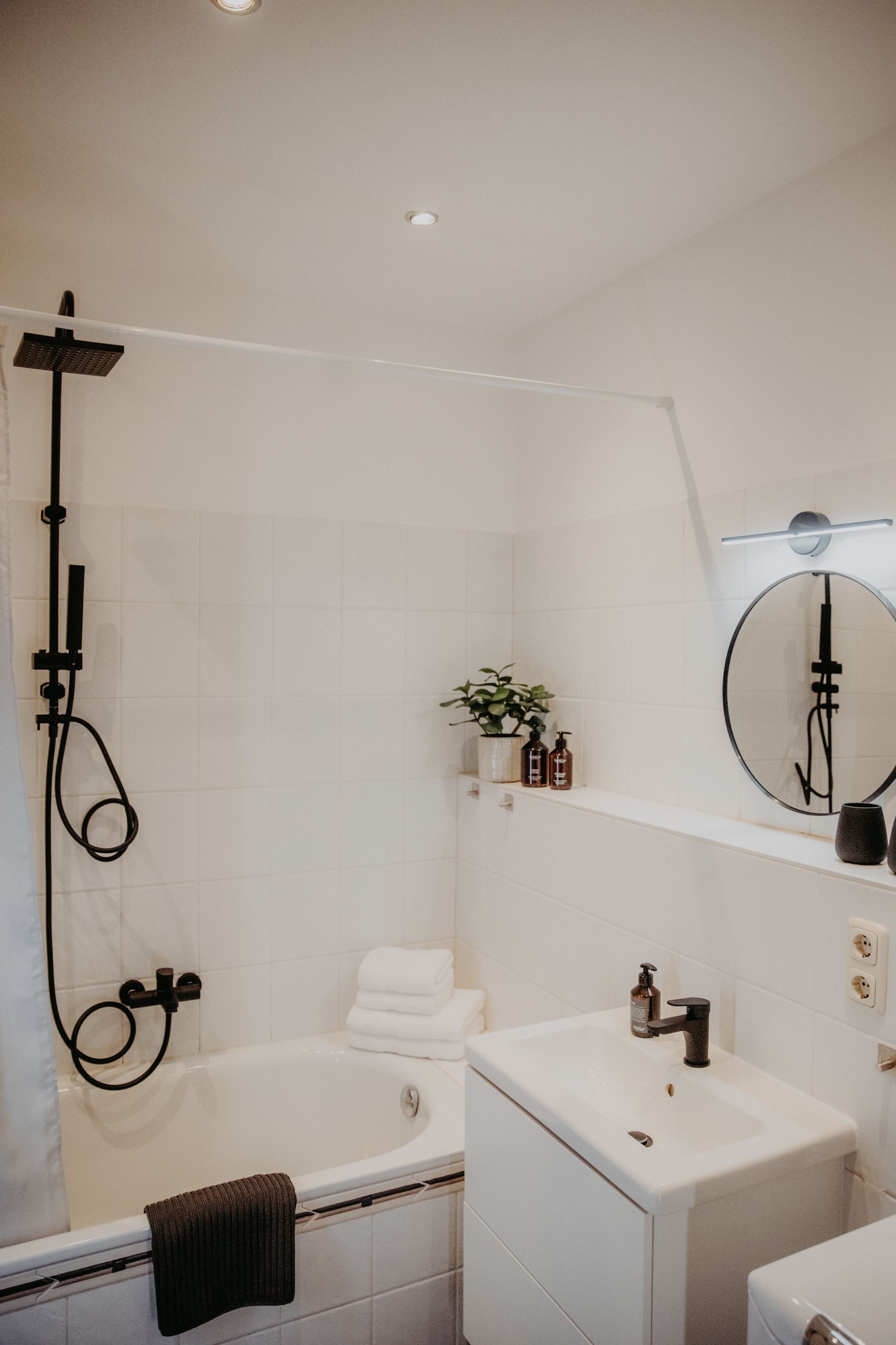 Elegant | 2 Rooms | Balcony | 2 Smart TVs - Elegant | 2 Rooms | Balcony | 2 Smart TVs - Gallery - 8