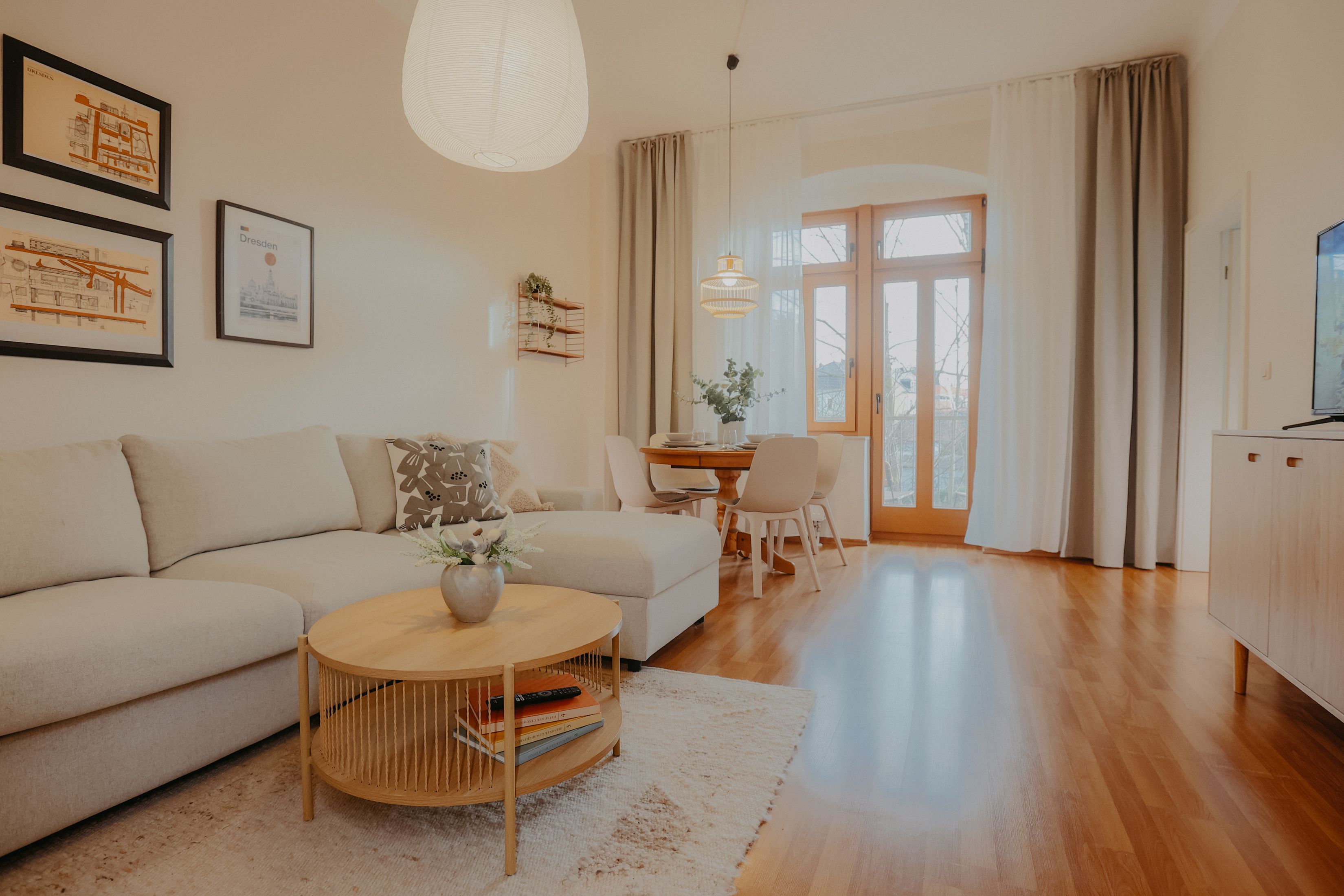  Elegant | 2 Rooms | Balcony | 2 Smart TVs  -  Elegant | 2 Rooms | Balcony | 2 Smart TVs  - Gallery -  36