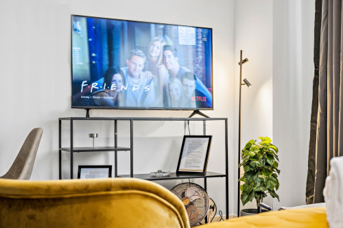 LUXOMES - Stylish & New Design Apartment - Kitchen - Netflix - Gallery - 13