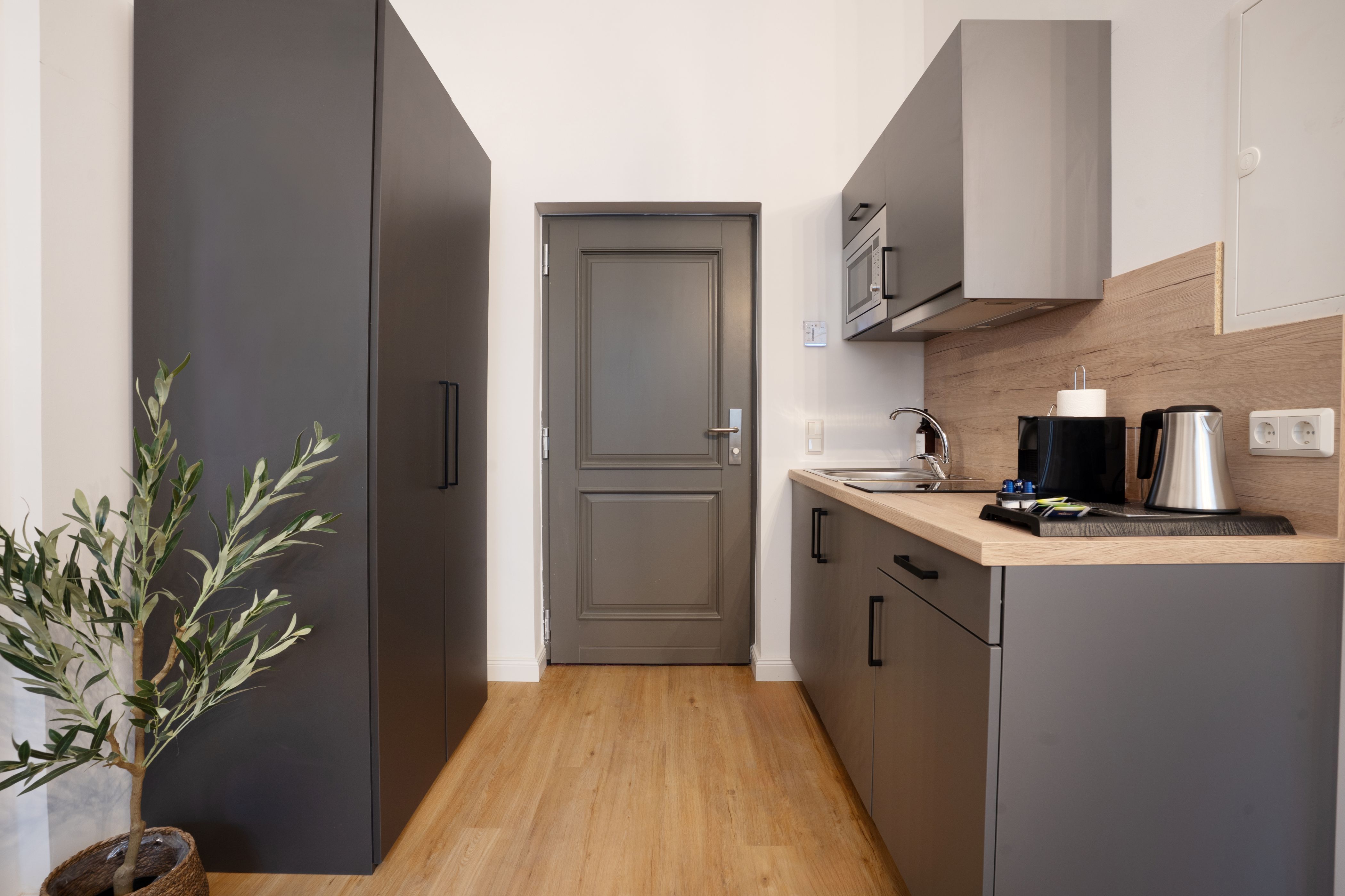 Premium Studio Close To City Center | Kitchen | Wi-Fi - 10