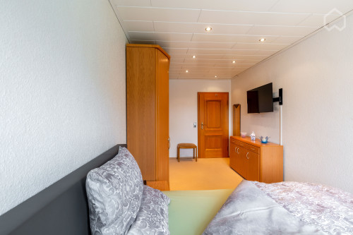 Bright & pretty apartment in quiet street