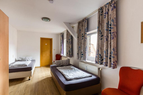 Gemütliches Apartment mit 3 Einzelbetten – zentrumsnah & voll ausgestattet