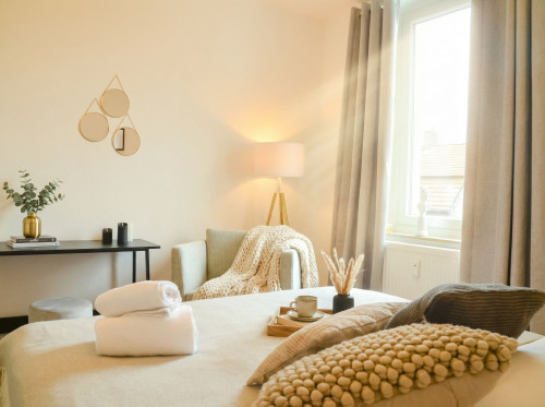 MILPAU - modern and centrally located apartment in Gelsenkirchen-Buer with queen size bed, Netflix, Nespresso and Smart-TV.