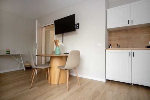 Quiet small Apartment with Sun-Balcony in Bonn