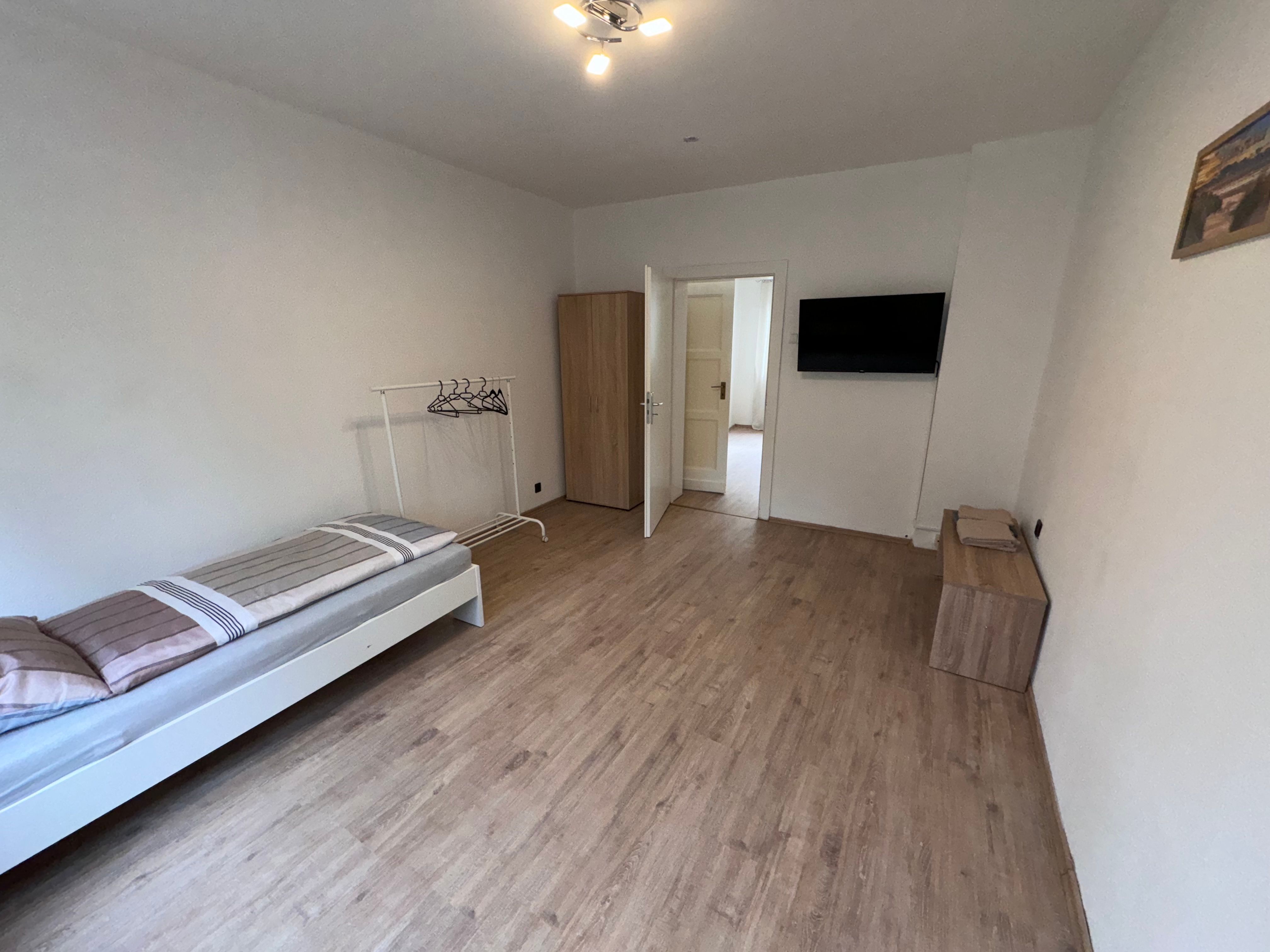 Bright & Wonderful Home Located In Wuppertal - 6
