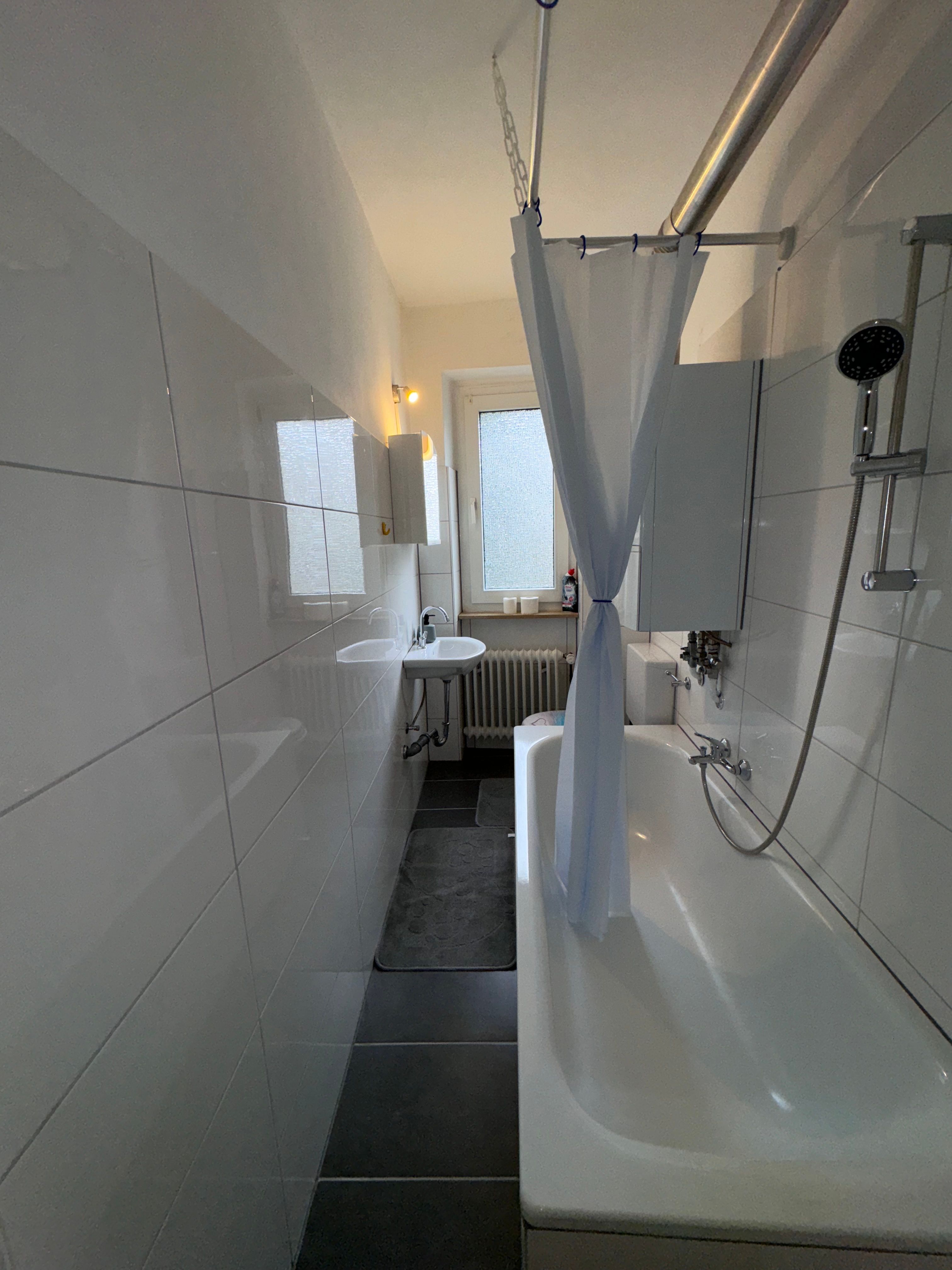 Bright & Wonderful Home Located In Wuppertal - 11