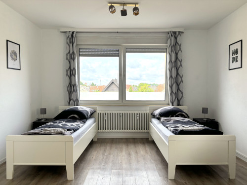 Amazing 4-Bed Apartment for fitters - Gallery - 22