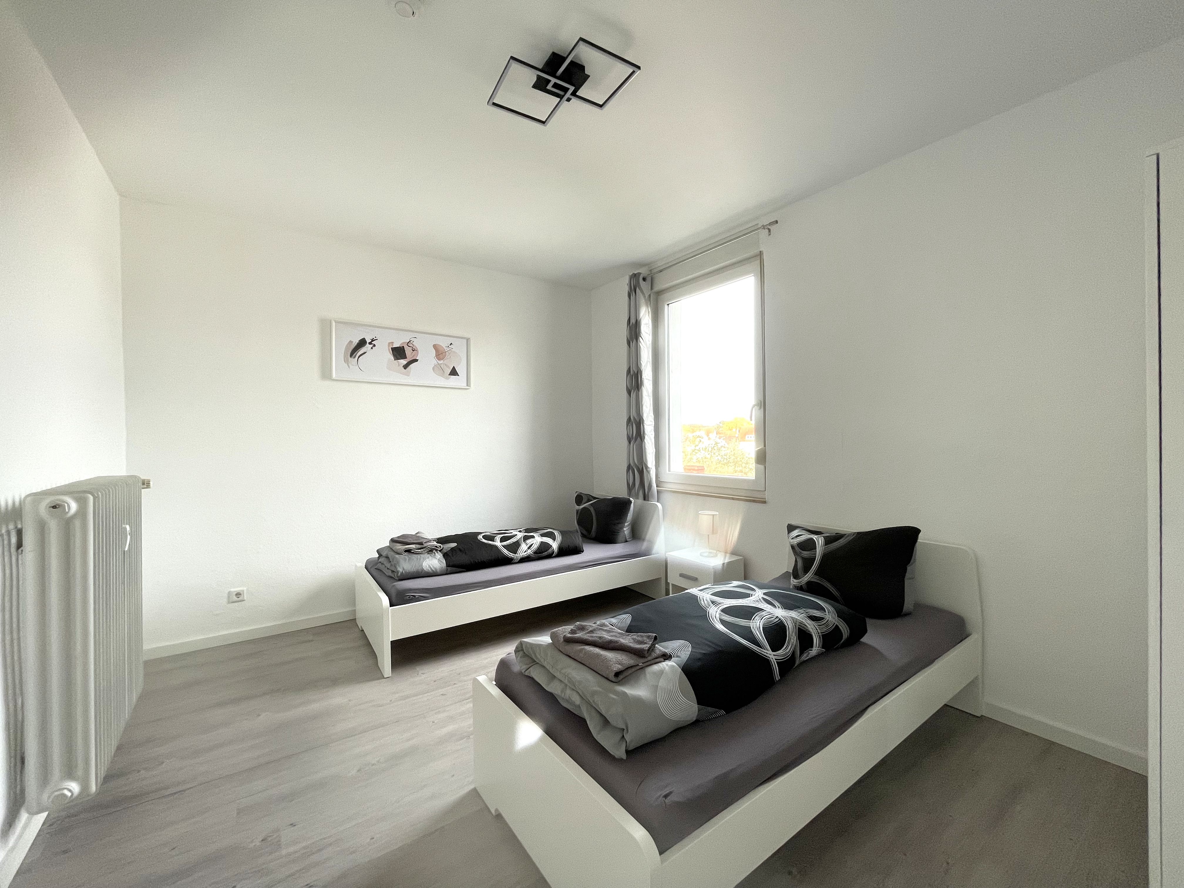 Amazing 4-Bed Apartment For Fitters - 15