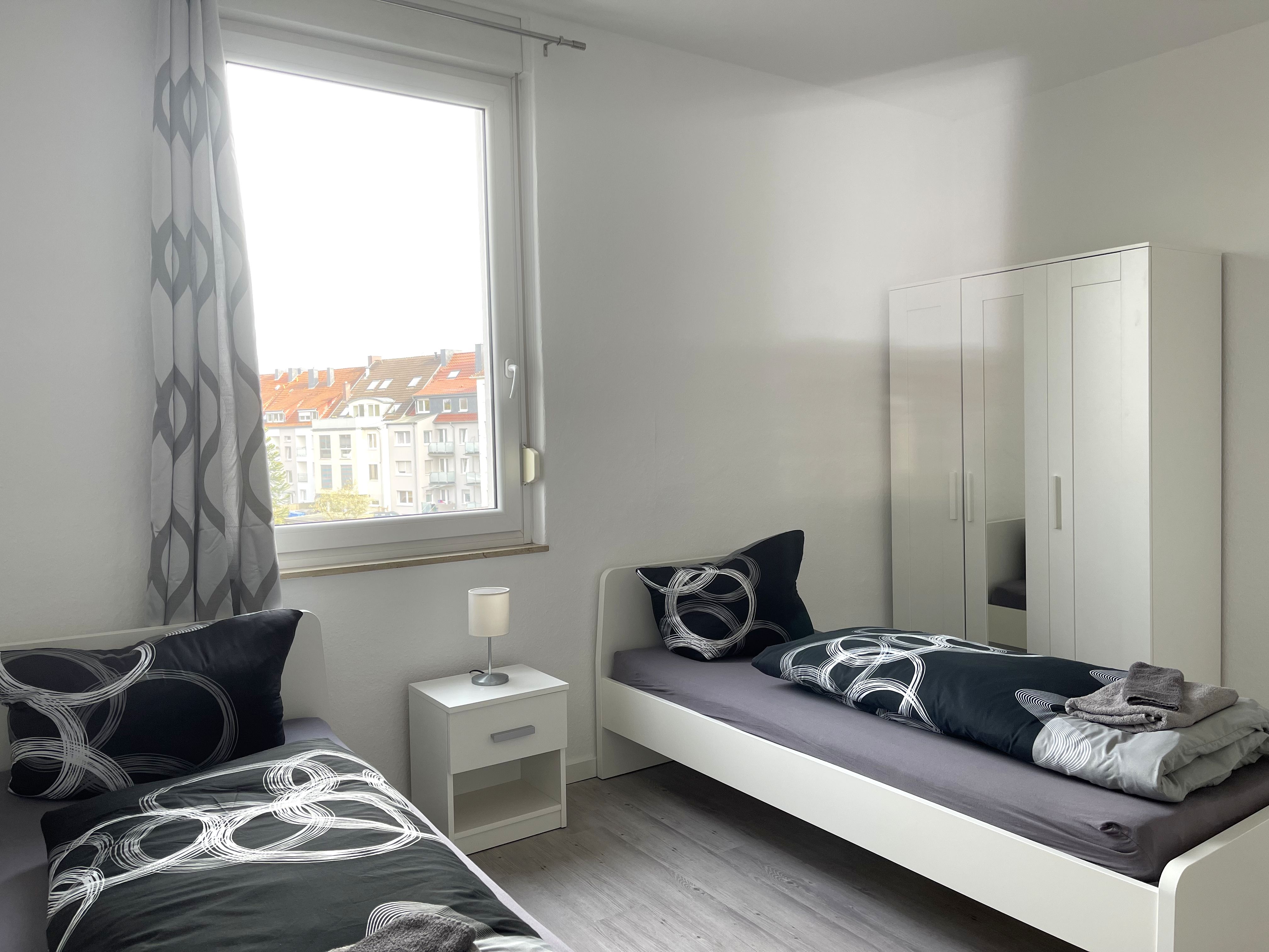 Amazing 4-Bed Apartment For Fitters - 27